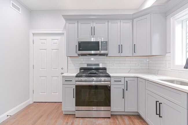 Building Photo - 31 Highland Ave