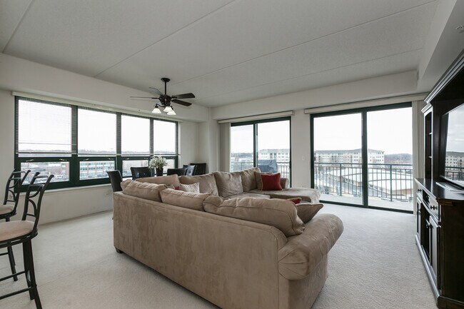 Foto del edificio - 6420 Double Eagle Dr
