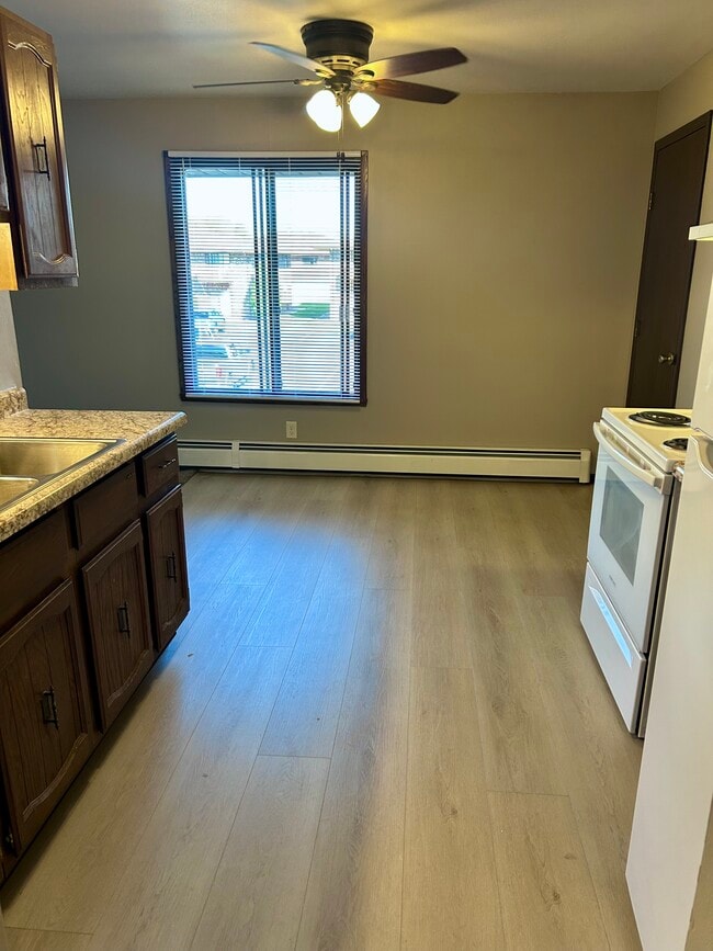 Building Photo - 2125 Camelot Court