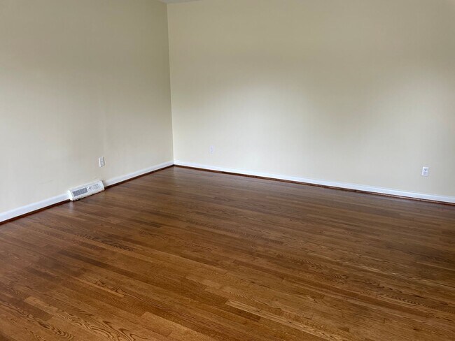 Building Photo - 3 Bedroom Off Rehobeth Church Road