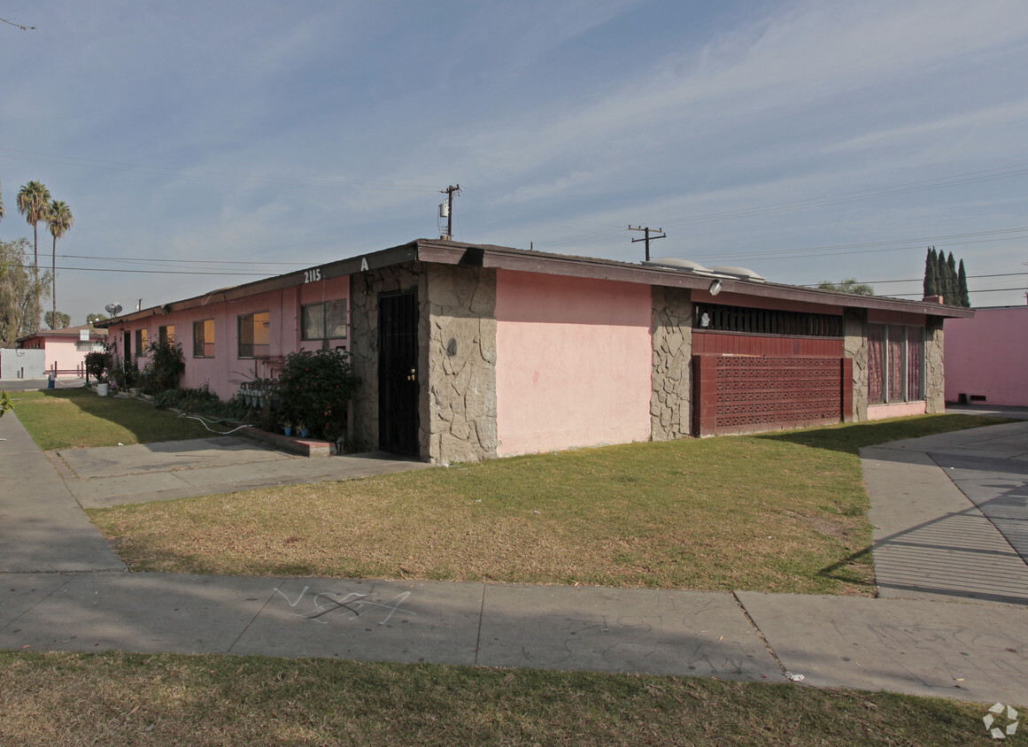 Building Photo - Banyan Apartments