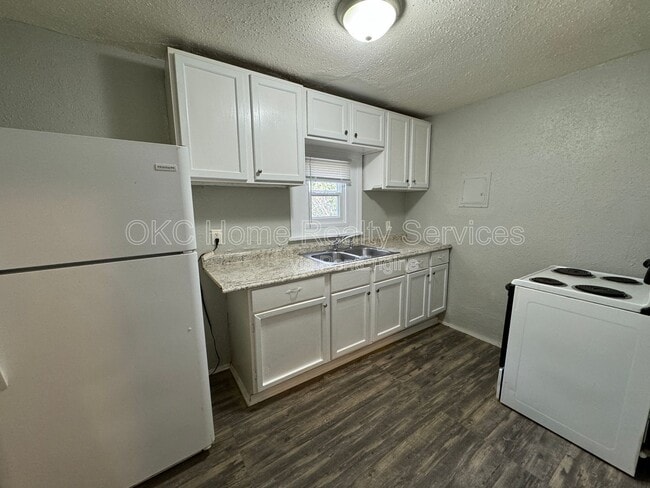 Foto del edificio - 1319 N Gatewood Ave