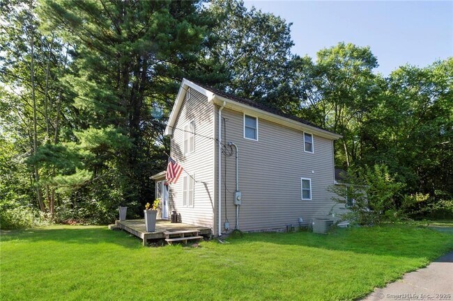 Foto del edificio - 690 Plainville Ave