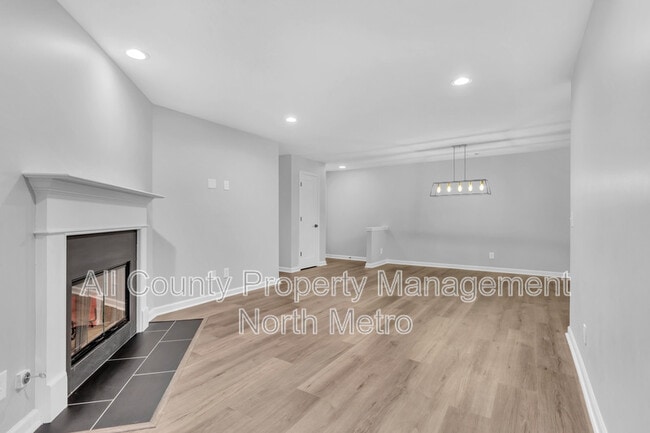 Photo - 1006 Canyon Point Cir Apartment