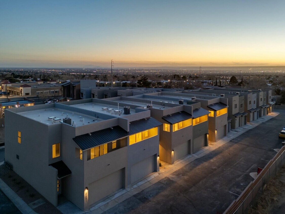 Foto principal - Brand NEW Three Bedroom Townhome Available...