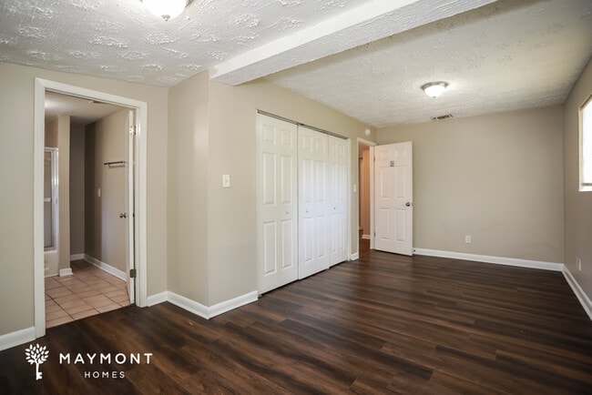 Building Photo - 8863 Yeoman Dr