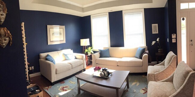 Gorgeous entrance sitting room could also be a full downstairs home office - 222 Herndon Station Sq