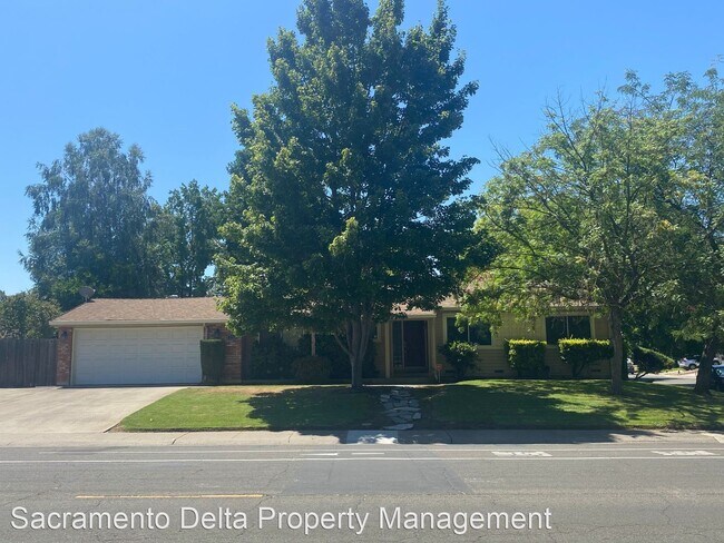 Building Photo - 3 br, 2 bath House - 2720 Wissemann Drive