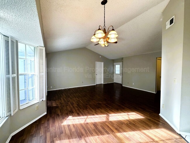 Foto del edificio - 153 Becky Thatcher Ct