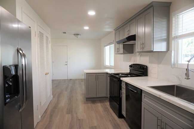 Building Photo - 7824 Peppertree Rd