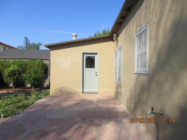 Building Photo - 1141 Willow Glen Way