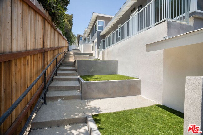 Building Photo - 7127 Ramsgate Ave