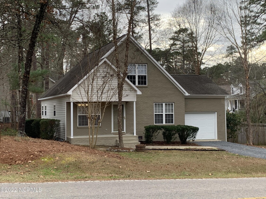 Primary Photo - 1190 Longleaf Dr NW