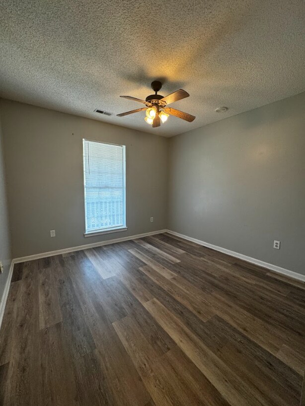 Foto del edificio - 3-Bedroom, 2-Bath Home in Sought-After Community