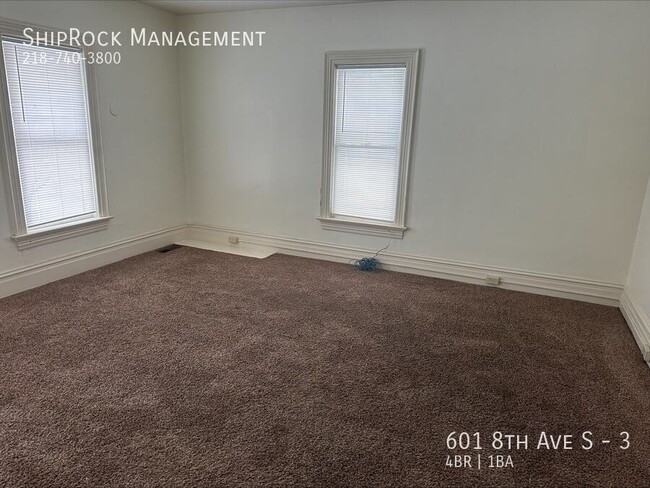 Building Photo - 601 8th Ave S