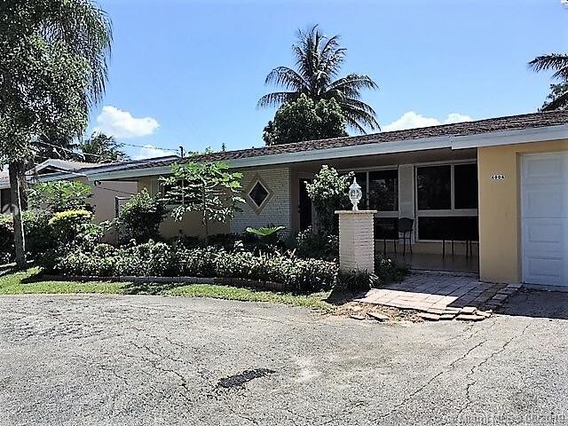 Building Photo - 4004 S Lake Terrace