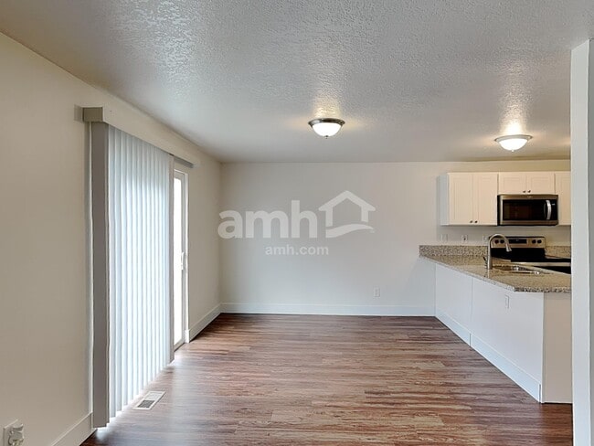 Building Photo - 16986 SW Steele Way