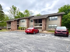 Building Photo - 1520 E Boswell St