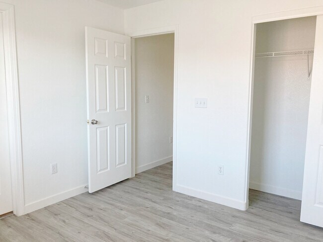 Foto del edificio - 4990 Tioga Pass Ave