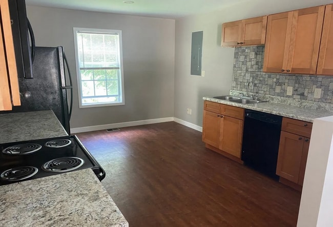 Photo - 2 BD/ 2 BA House