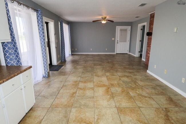 Foto del edificio - 288-288 W Jentsch Rd