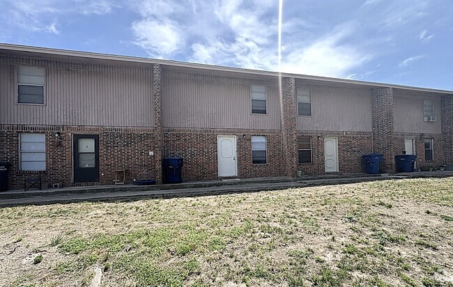Building Photo - 402 S 2nd St
