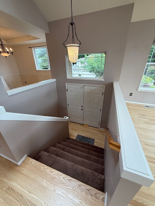 Photo - BREATHTAKING VIEW OF SEATTLE, MT RAINIER, ... House