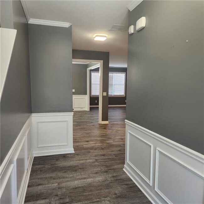 Building Photo - 1557 Reel Lake Dr SW