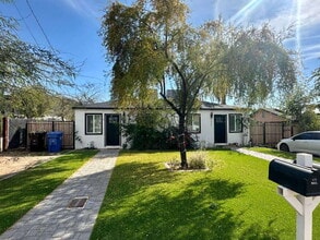 Building Photo - 1447 E Mountain View Rd