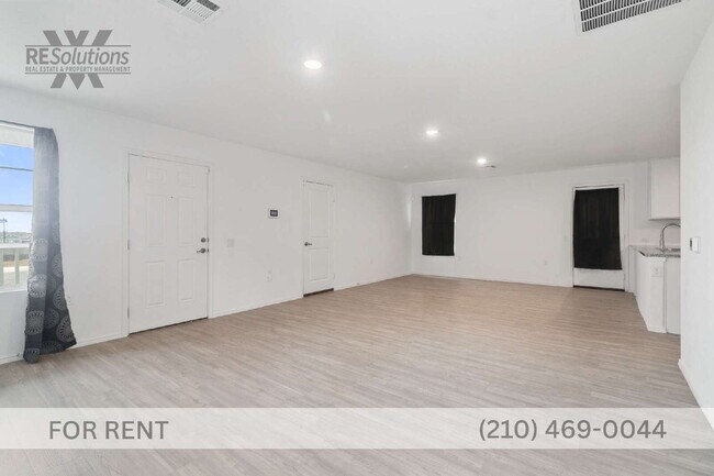 Foto del edificio - "Charming 3-Bedroom Home with 2 Full Baths in San Antonio – Your Perfect 1440 Sq Ft Retreat!"