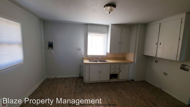 Building Photo - 809 S Bryan St