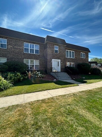 Building Photo - 18515 Harwood Ave