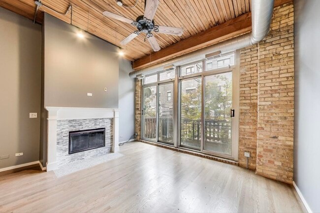 Foto del edificio - 2333 W St Paul Ave