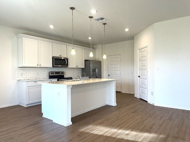 Foto del edificio - Spacious 4 Bed/2.5 Bath in Seguin with Easy I-10 Access