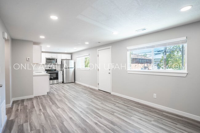 Building Photo - 138 S 300 W