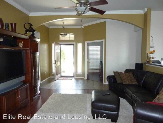 Building Photo - 3 br, 2 bath House - 9409 BUTTON AVE