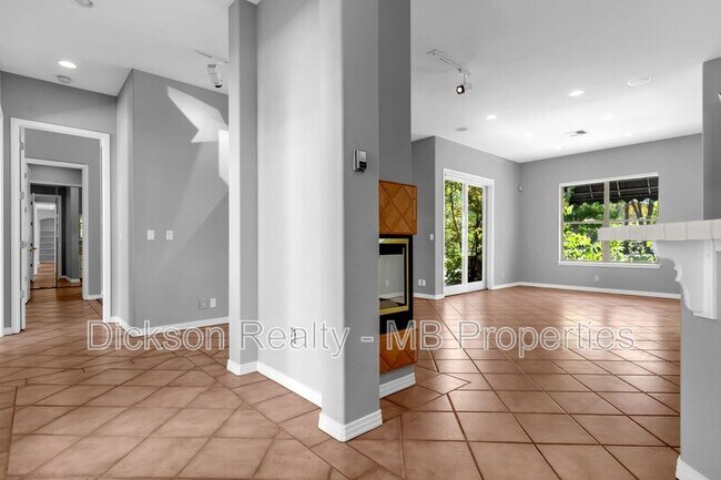 Foto del edificio - 4440 Juniper Trail