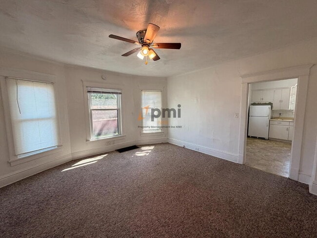 Building Photo - 1008 2nd St