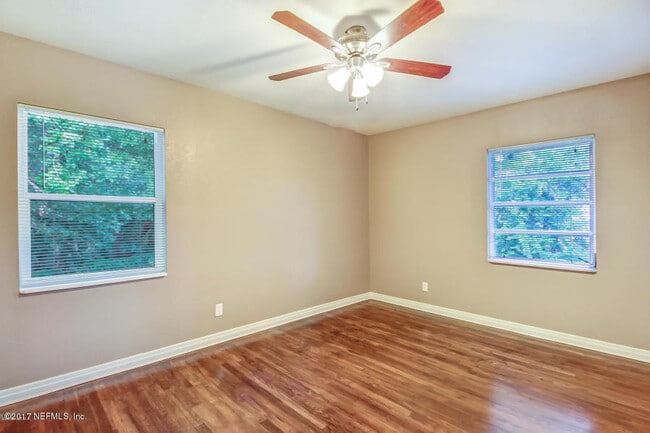 Foto del edificio - 6255 Randia Dr