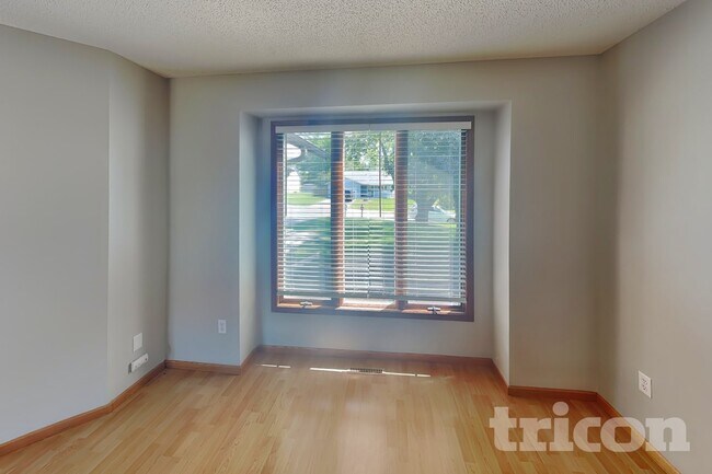 Foto del edificio - 13784 Yosemite Ave S