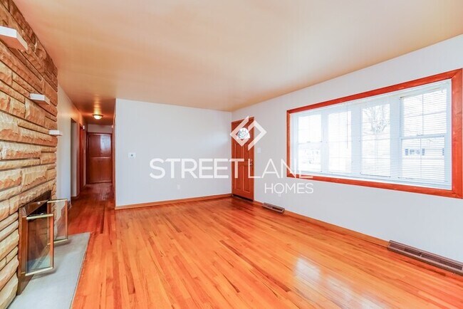 Foto del edificio - REDUCED! - $500 off first month’s rent if ...