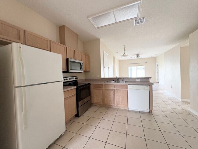Building Photo - 10190 Granite Bay Dr