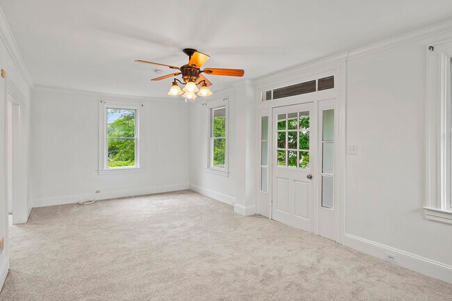 Foto del edificio - 5407 Catalpha Rd