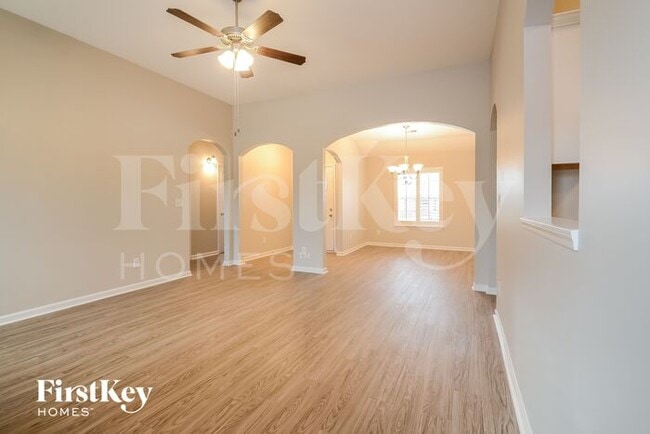 Building Photo - 1027 Deerwood Cir