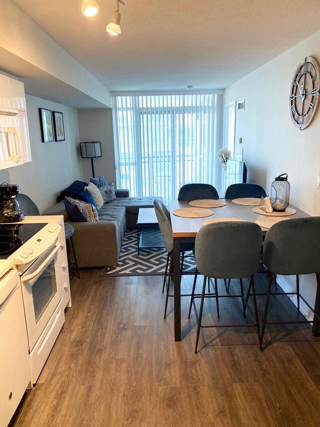 Photo principale - 530 Front St W