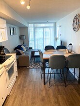 Building Photo - 530 Front St W