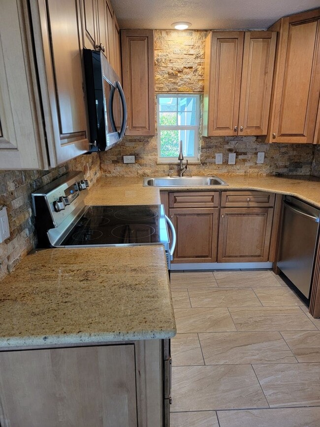 Foto del edificio - Gorgeous 3/2 in Beverly Hills