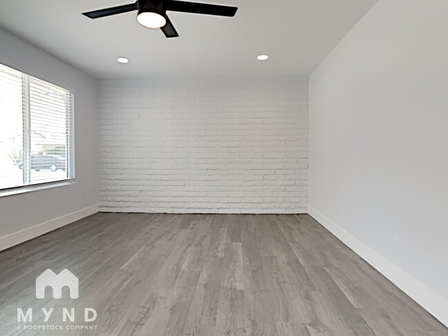 Building Photo - 2528 E Hermosa Dr