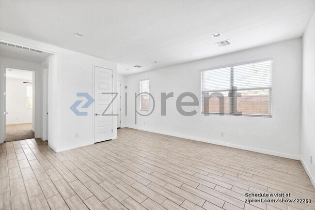 Foto del edificio - 9346 W Heatherbrae Dr