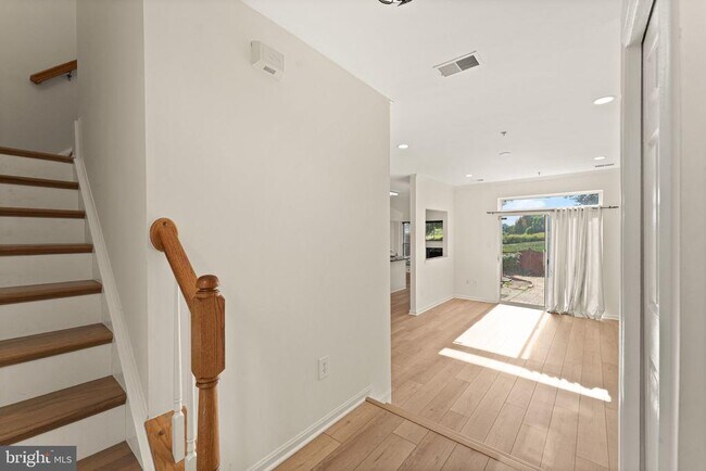 Foto del edificio - 44210 Shady Glen Terrace